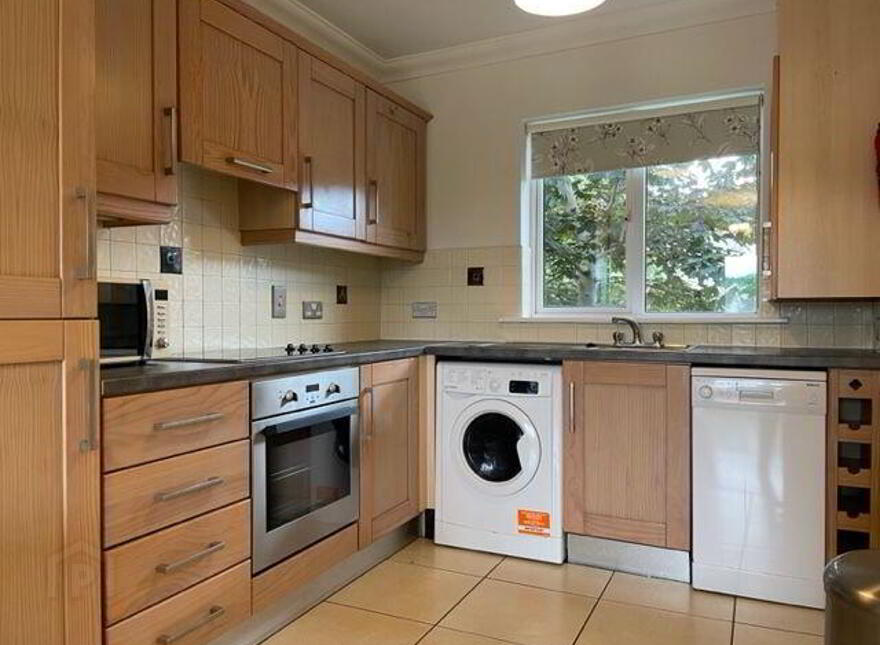 Cruagh Court, Stepaside, Stepaside, D18H365