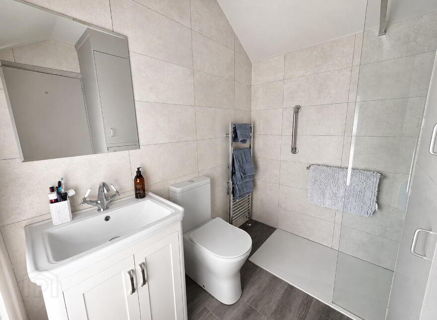 22 Saintfield Road, Lisburn, BT27 5BD