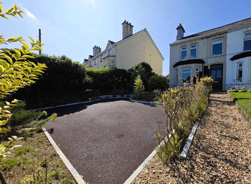 22 Saintfield Road, Lisburn, BT27 5BD