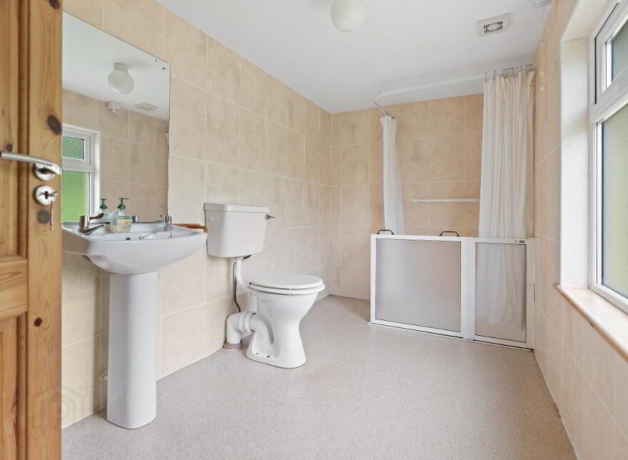 Lower Road, Newmarket, P51N5W9