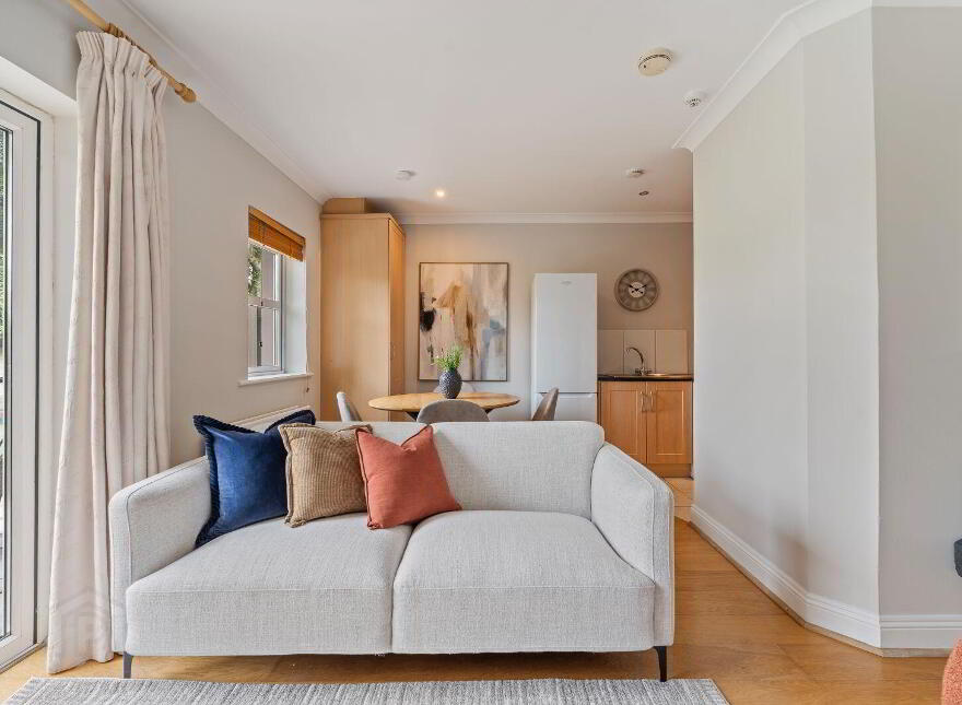 8 Ashton Lodge, Boreenmanna Road, Ballintemple, T12N735