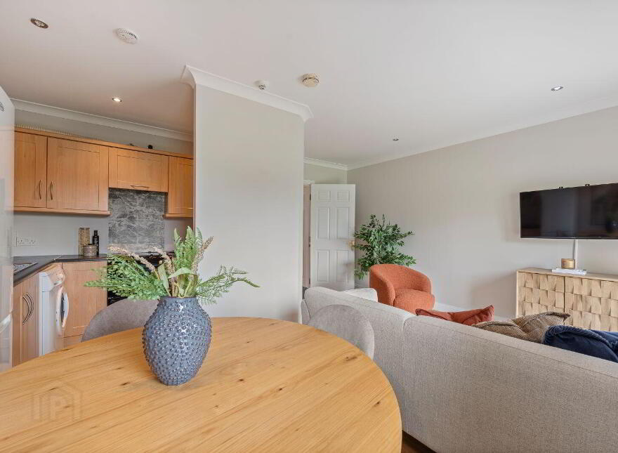 8 Ashton Lodge, Boreenmanna Road, Ballintemple, T12N735