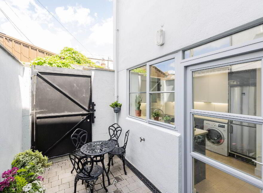 11 Saint Alphonsus' Avenue, Drumcondra, D09H920