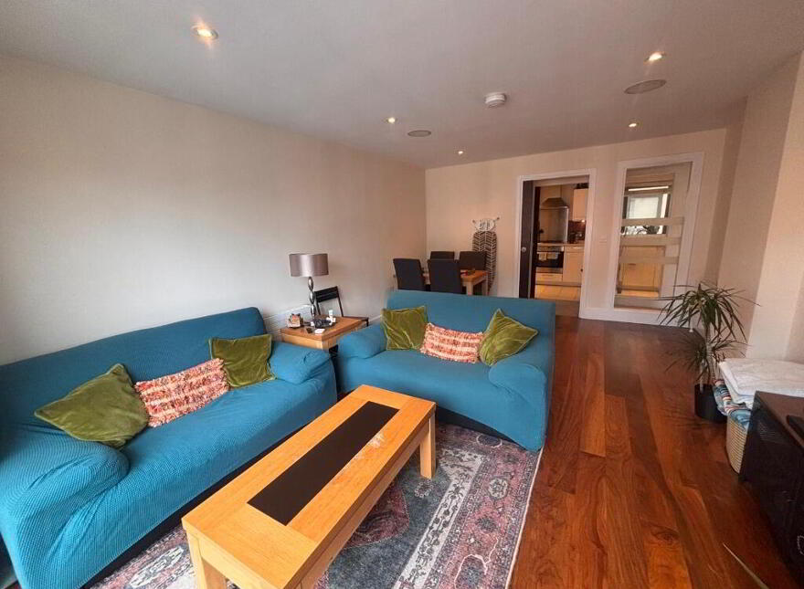 17 Custom House Square, Custom House Reside, Belfast, BT1 3ES