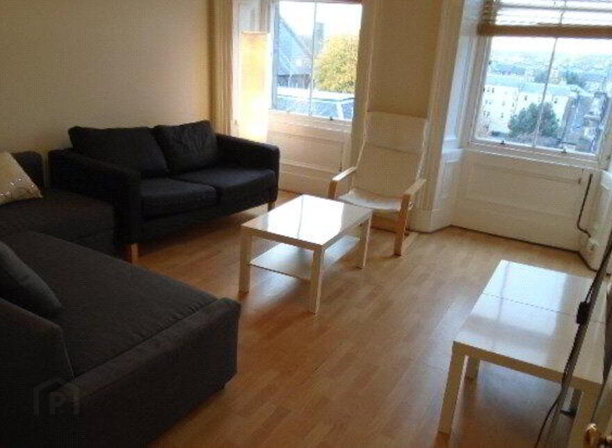 114/8 Lauriston Place, Tollcross, Edinburgh, EH3 9HX