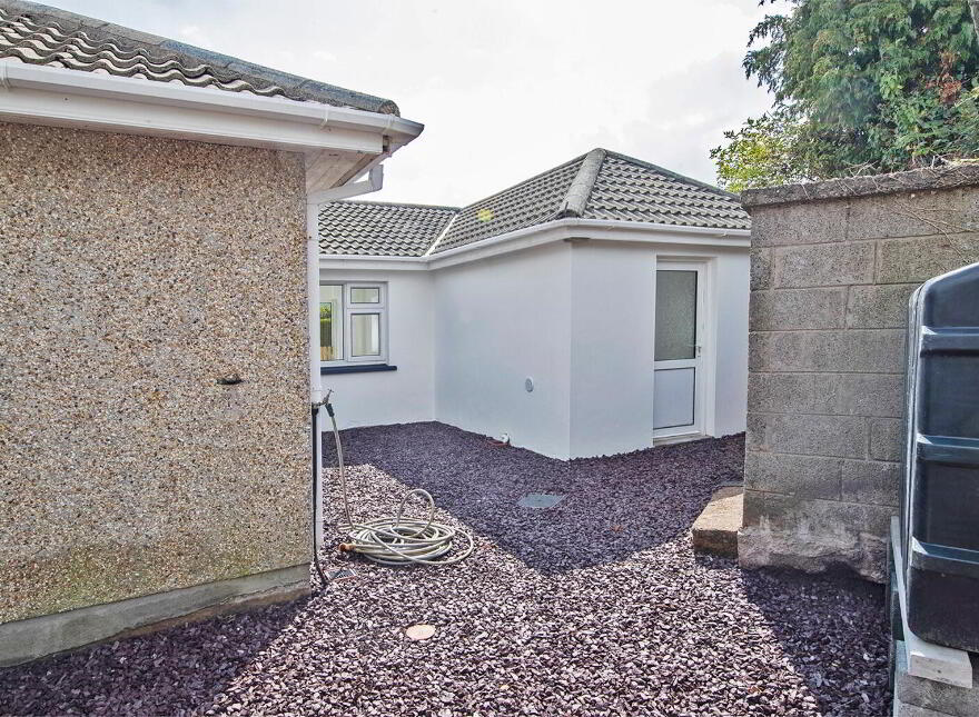 Toomard, Sarsfield Street, Abbeyside, Dungarvan, X35X624