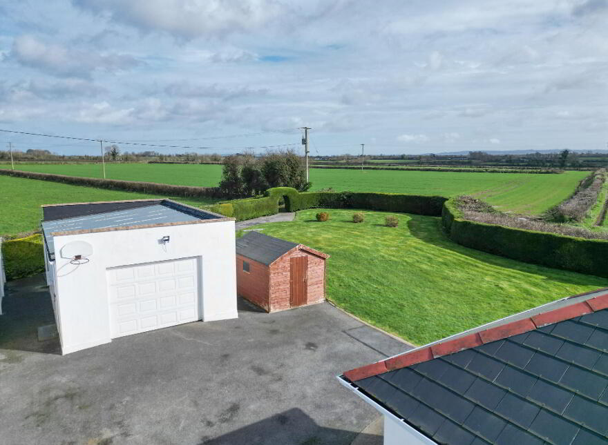 Tonagha, Thurles, E41T8W5