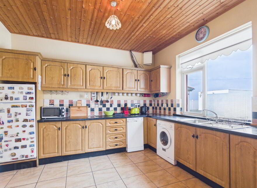 Tonagha, Thurles, E41T8W5