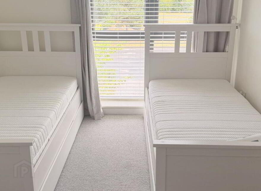 Churchfield Park, Ashbourne, A84A592