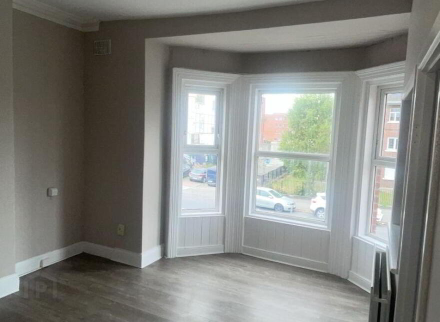 South Circular Road, Dolphin's Barn, D08W1XK
