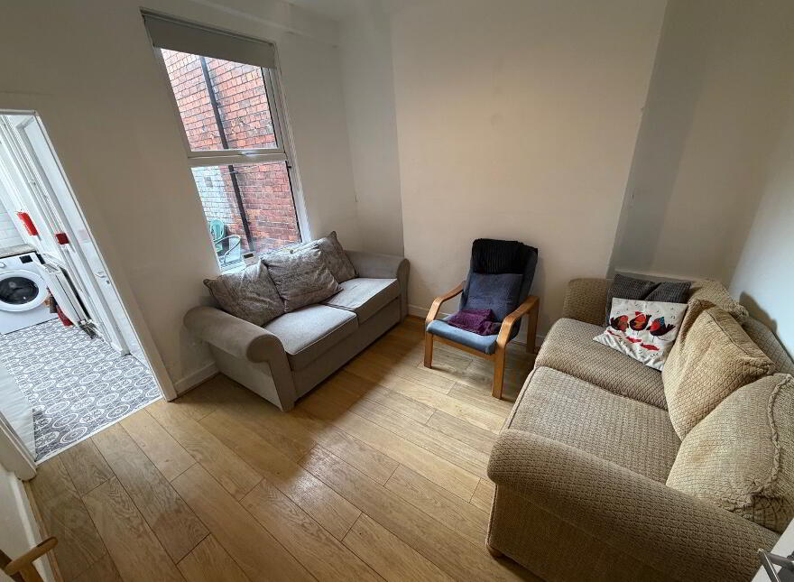 10 Sandhurst Drive, Belfast, BT9 5AY