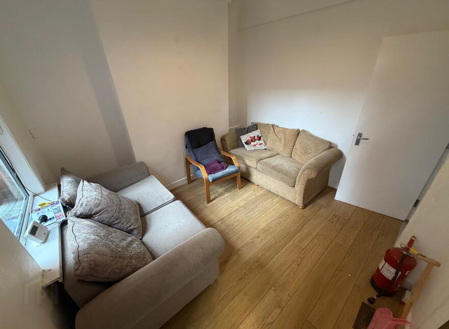 10 Sandhurst Drive, Belfast, BT9 5AY