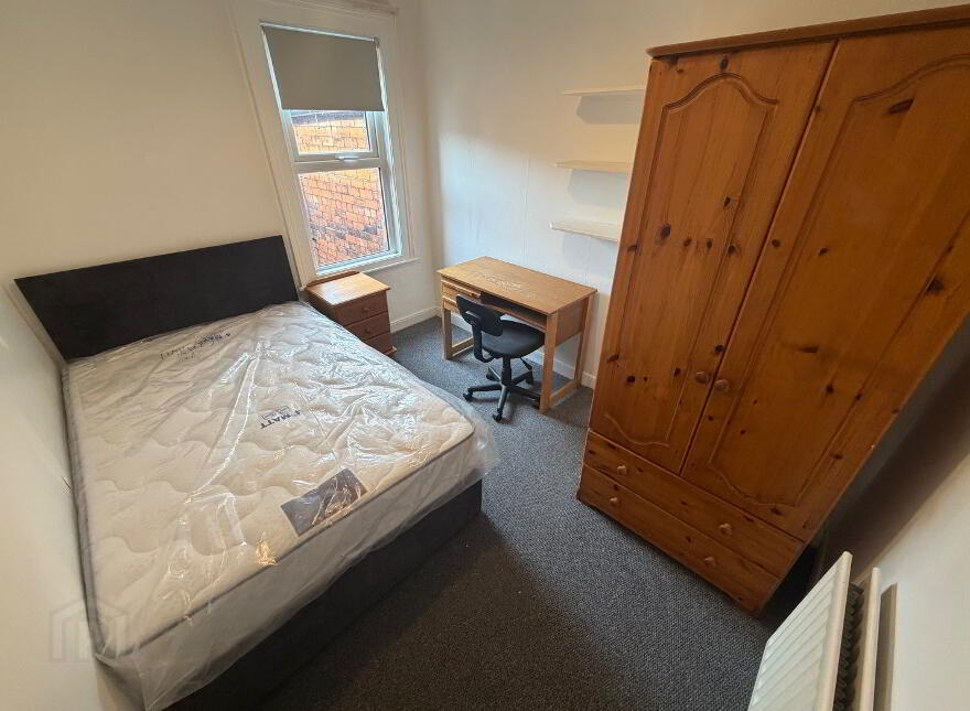 10 Sandhurst Drive, Belfast, BT9 5AY