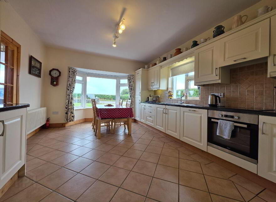 Nolans Hill, Fenit, V92YN88