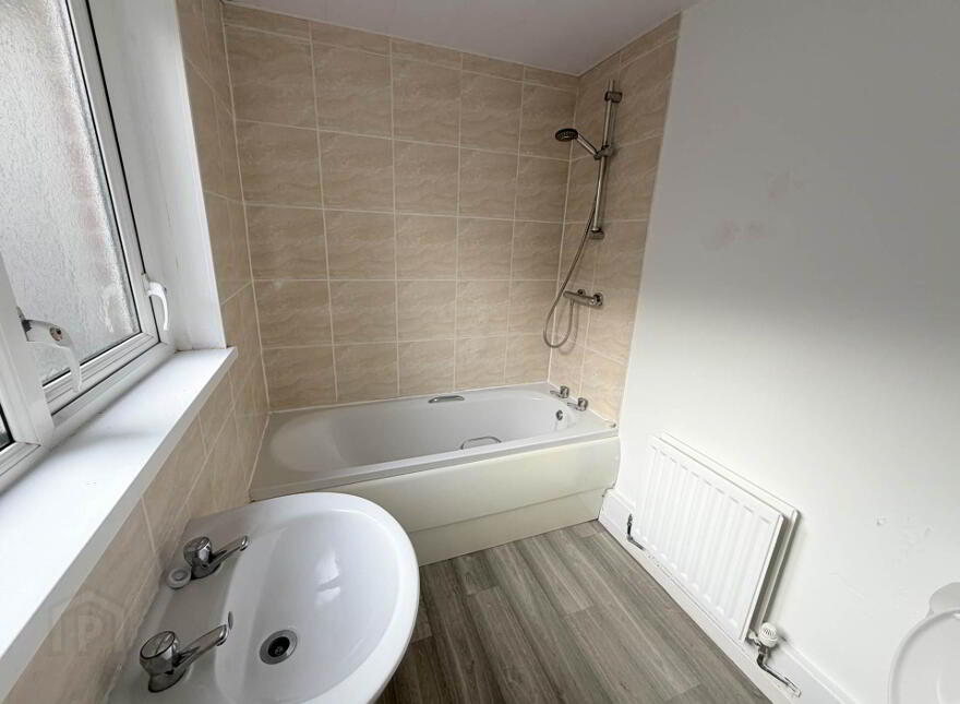 2 Avoniel Parade, Belfast, BT5 4SH