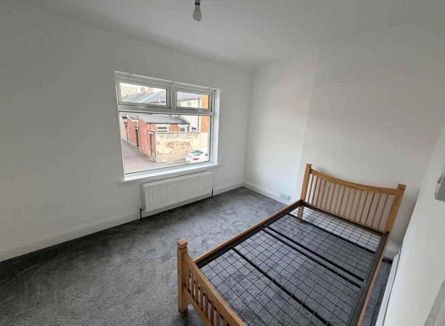 2 Avoniel Parade, Belfast, BT5 4SH