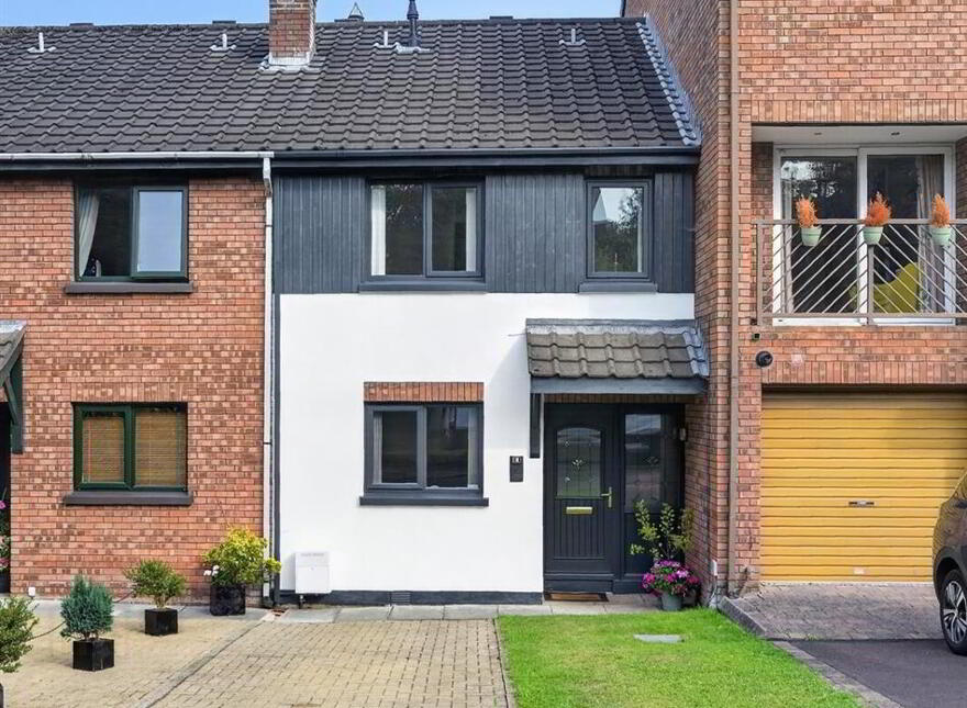 11 Upper Malone Close, Belfast, BT9 6LZ photo