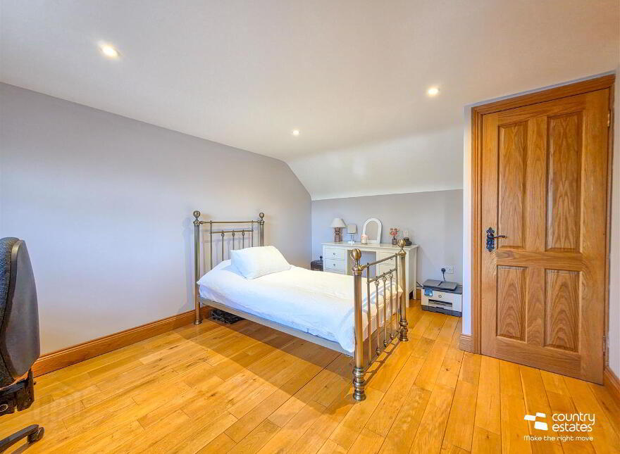 4 St. Patricks Gardens, Templepatrick, Ballyclare, BT39 0AD