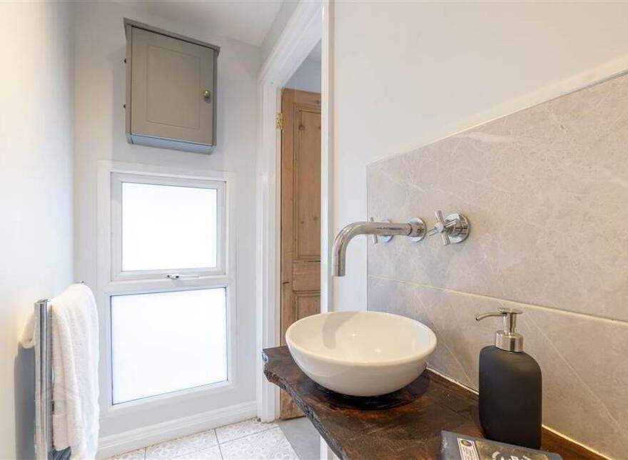 238 Ravenhill Road, Belfast, BT6 8EF