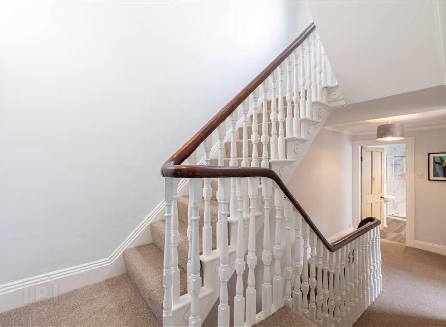 238 Ravenhill Road, Belfast, BT6 8EF