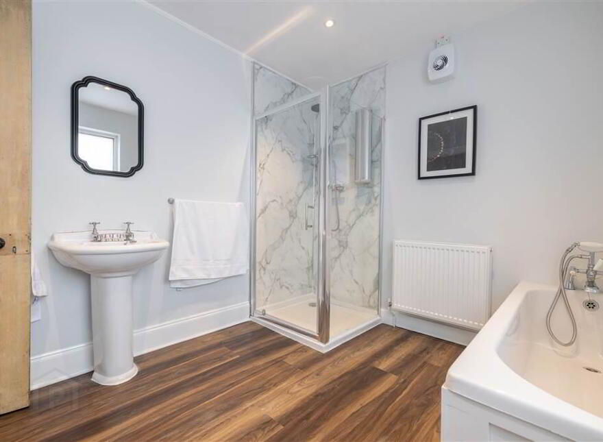 238 Ravenhill Road, Belfast, BT6 8EF
