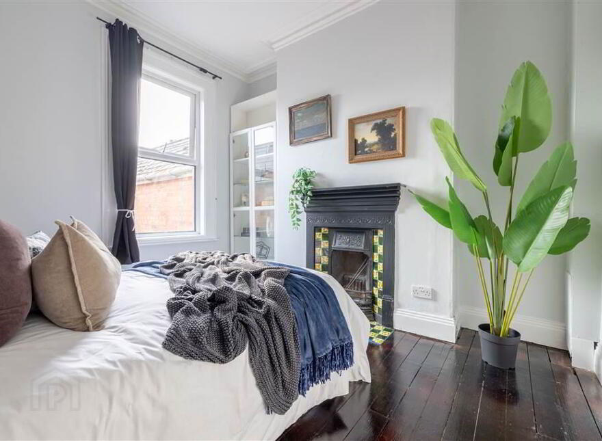 238 Ravenhill Road, Belfast, BT6 8EF