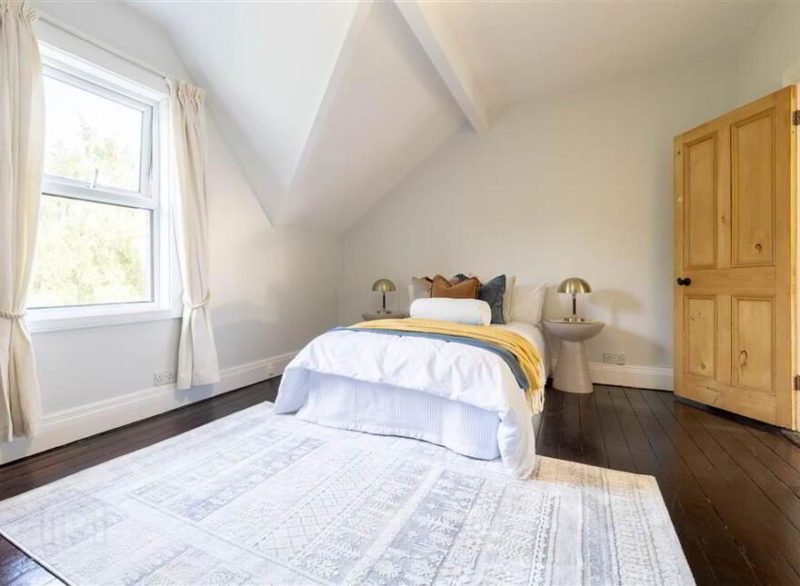 238 Ravenhill Road, Belfast, BT6 8EF