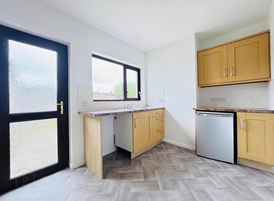 61 Carmeen Drive, Rathcoole, Newtownabbey, BT37 9DL