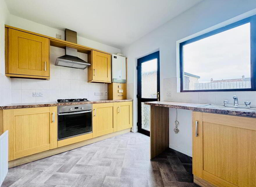61 Carmeen Drive, Rathcoole, Newtownabbey, BT37 9DL