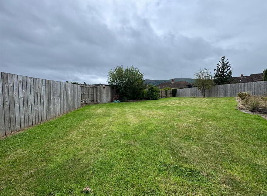 61 Carmeen Drive, Rathcoole, Newtownabbey, BT37 9DL