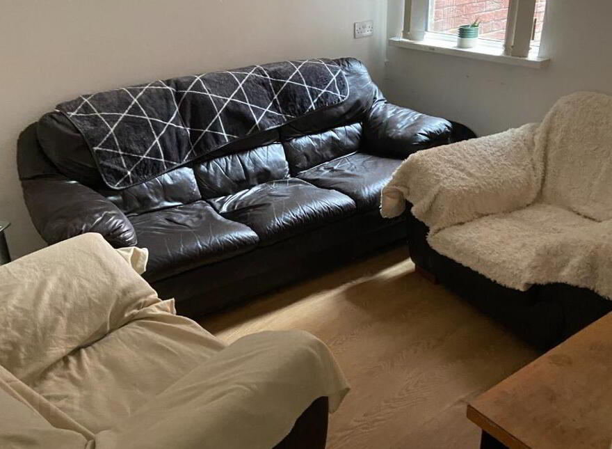 Donnybrook Street, Belfast, BT9 7DB