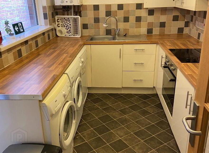 Donnybrook Street, Belfast, BT9 7DB