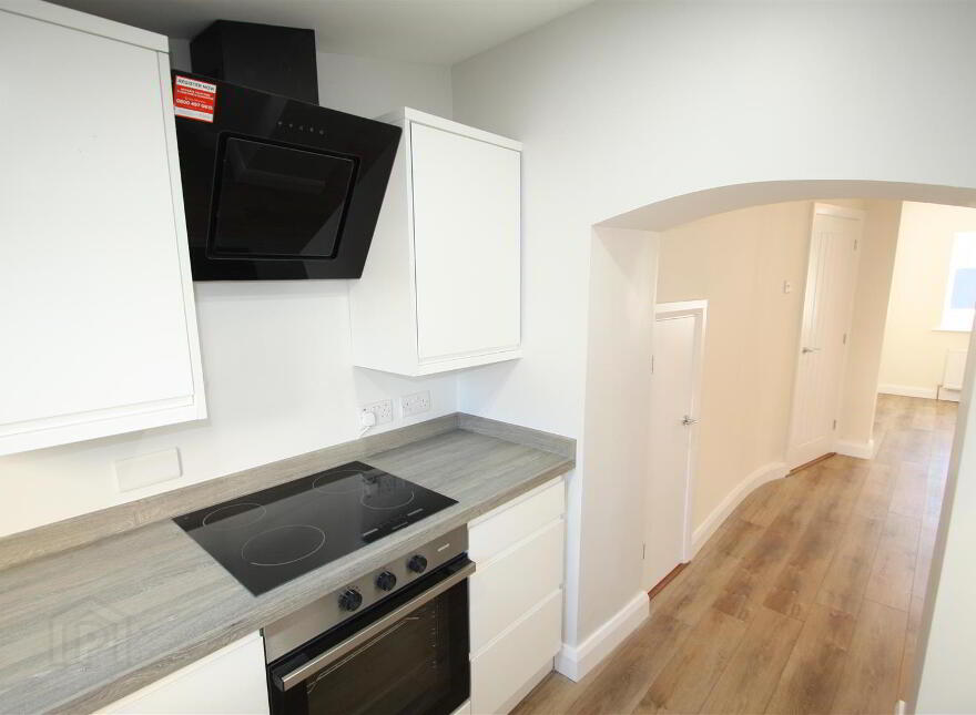 9 Belfast Road, Ballynahinch, BT24 8DZ