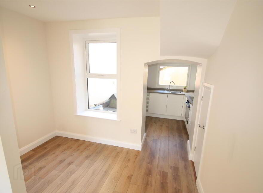 9 Belfast Road, Ballynahinch, BT24 8DZ