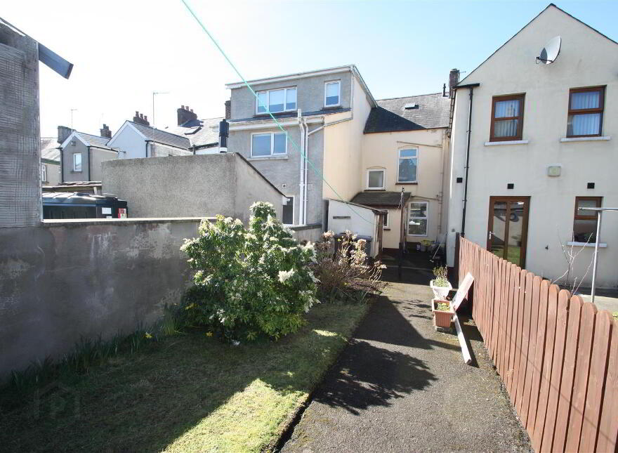 9 Belfast Road, Ballynahinch, BT24 8DZ