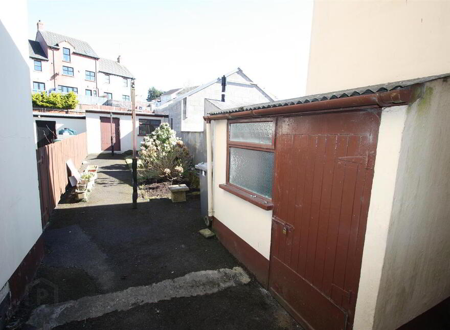 9 Belfast Road, Ballynahinch, BT24 8DZ