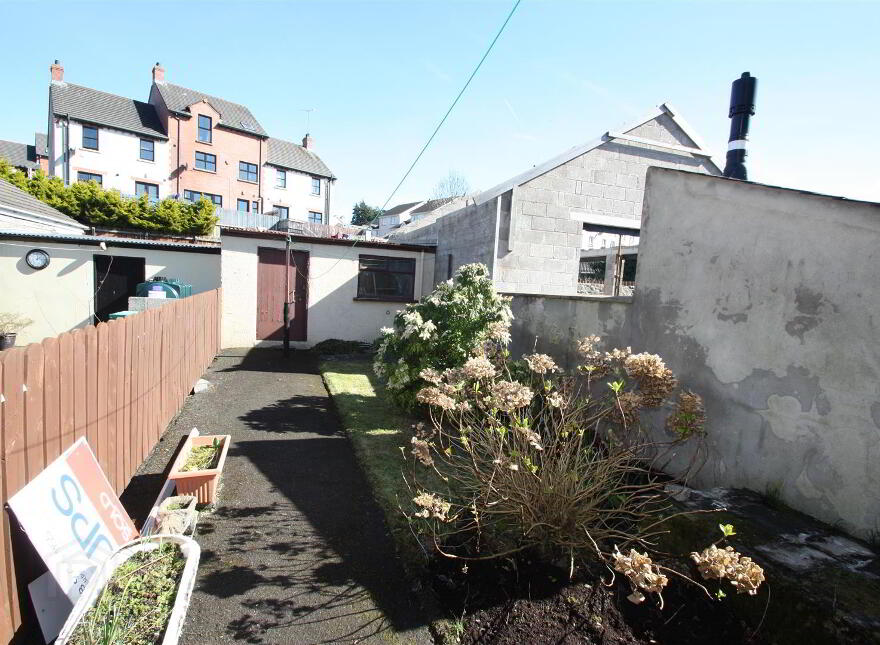 9 Belfast Road, Ballynahinch, BT24 8DZ