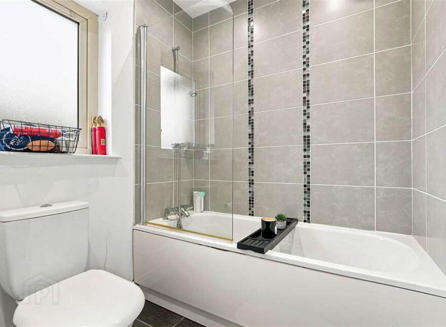 17 Woodland Grove, Ballymena, BT43 6WJ