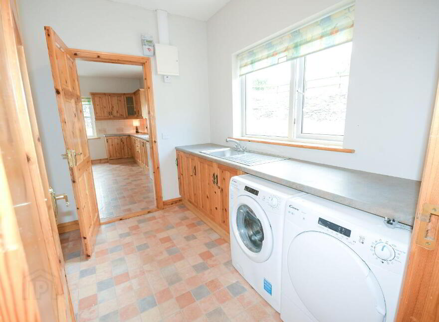 The Paddock, Enniskeane, Newcestown, P47NH39