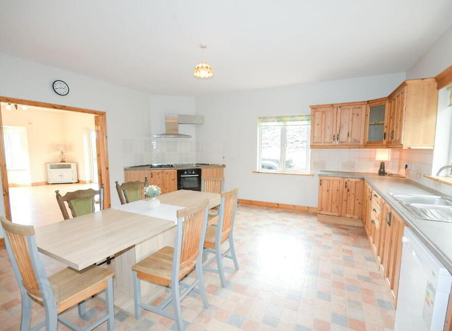 The Paddock, Enniskeane, Newcestown, P47NH39