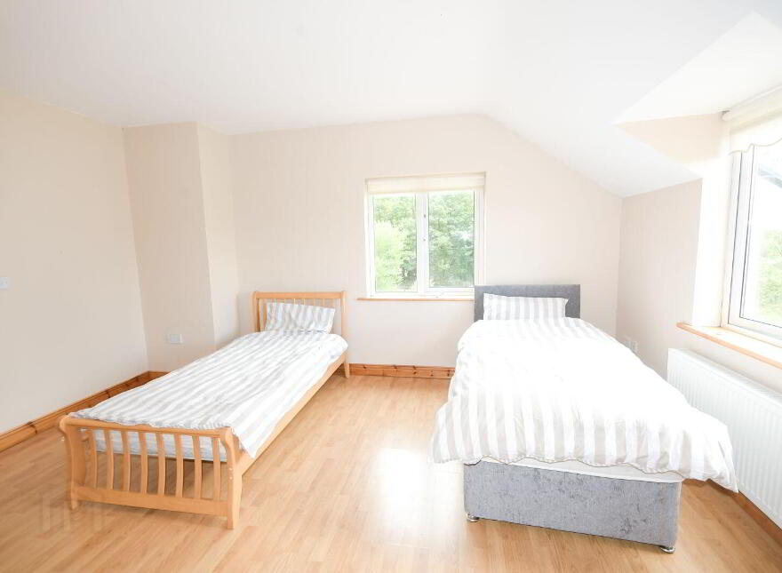 The Paddock, Enniskeane, Newcestown, P47NH39