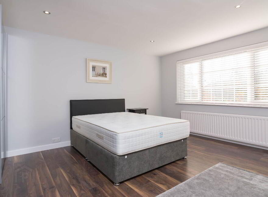 3 Deramore Court, 77 Deramore Park South, Belfast, BT9 5JY