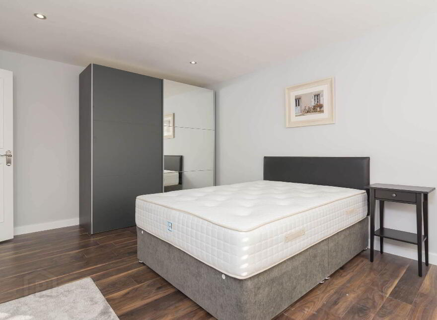 3 Deramore Court, 77 Deramore Park South, Belfast, BT9 5JY