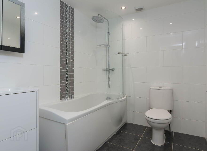 3 Deramore Court, 77 Deramore Park South, Belfast, BT9 5JY