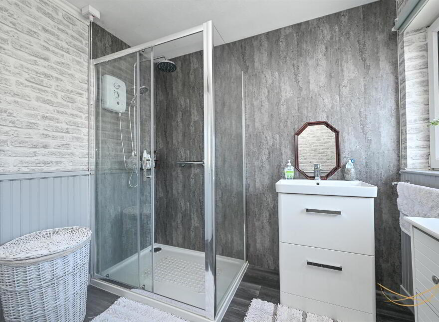 7 Fanad Drive, Larne, BT40 2JJ