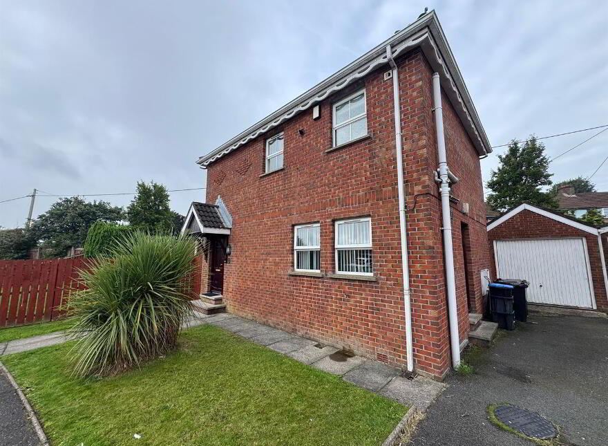 35 Carwood Park, Glengormley, Newtownabbey, BT36 5JU photo