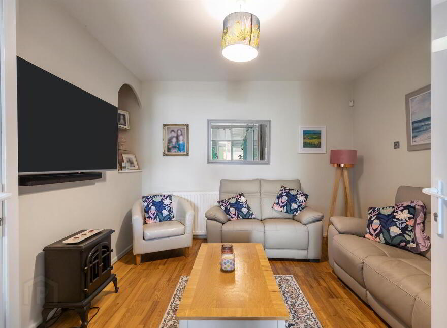 67 Bangor Road, Newtownards, BT23 7BZ