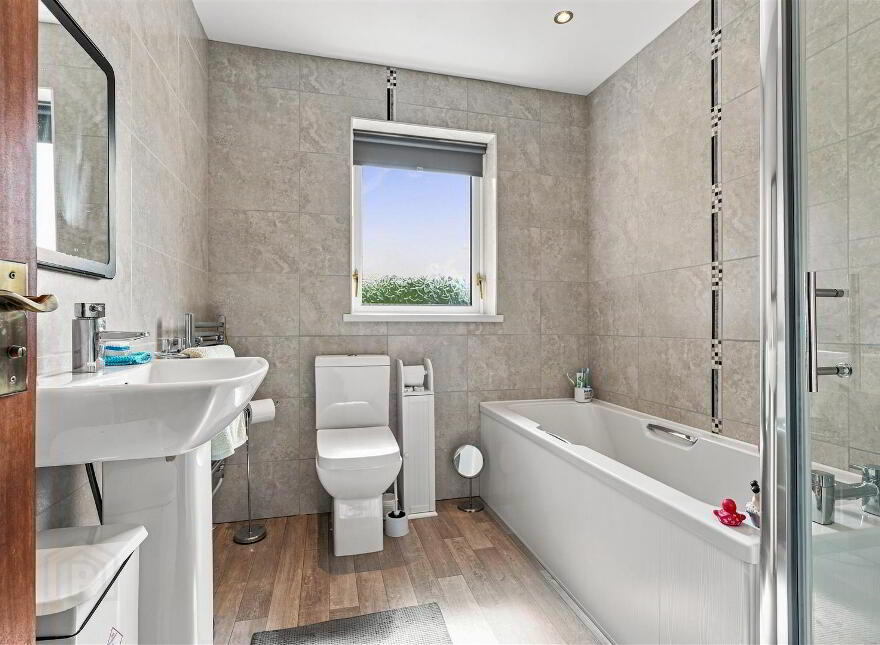 17 Gorsehill Rise, Moneyreagh, BT23 6XF