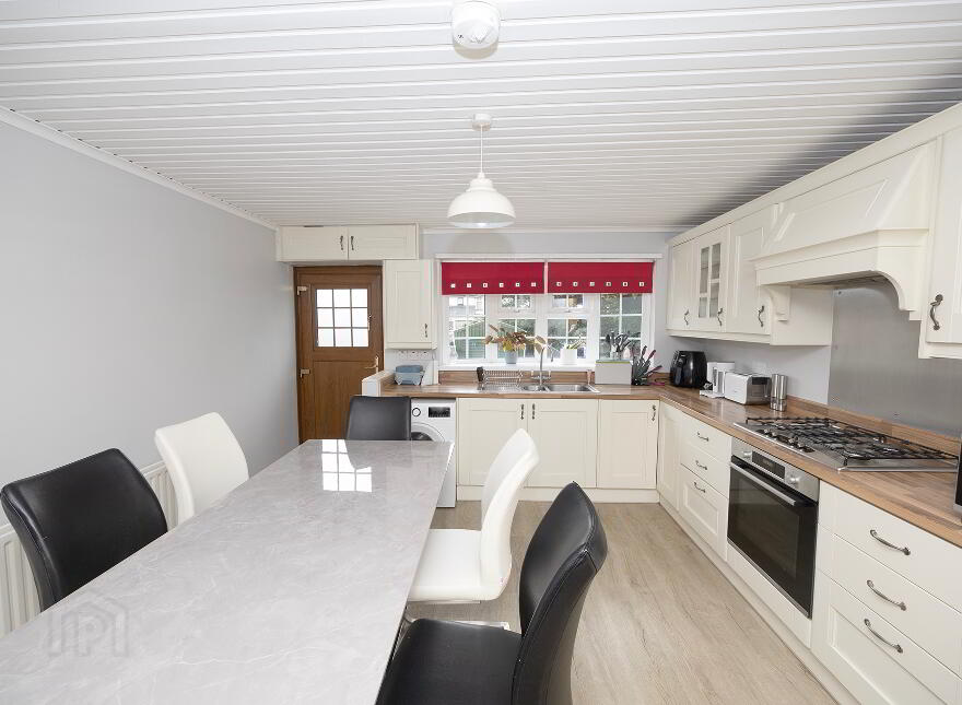 64 Lough Road, Lurgan, BT66 6JJ