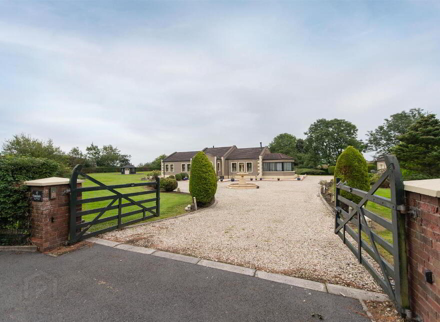 17 Stewarts Road, Dromara, BT25 2AN